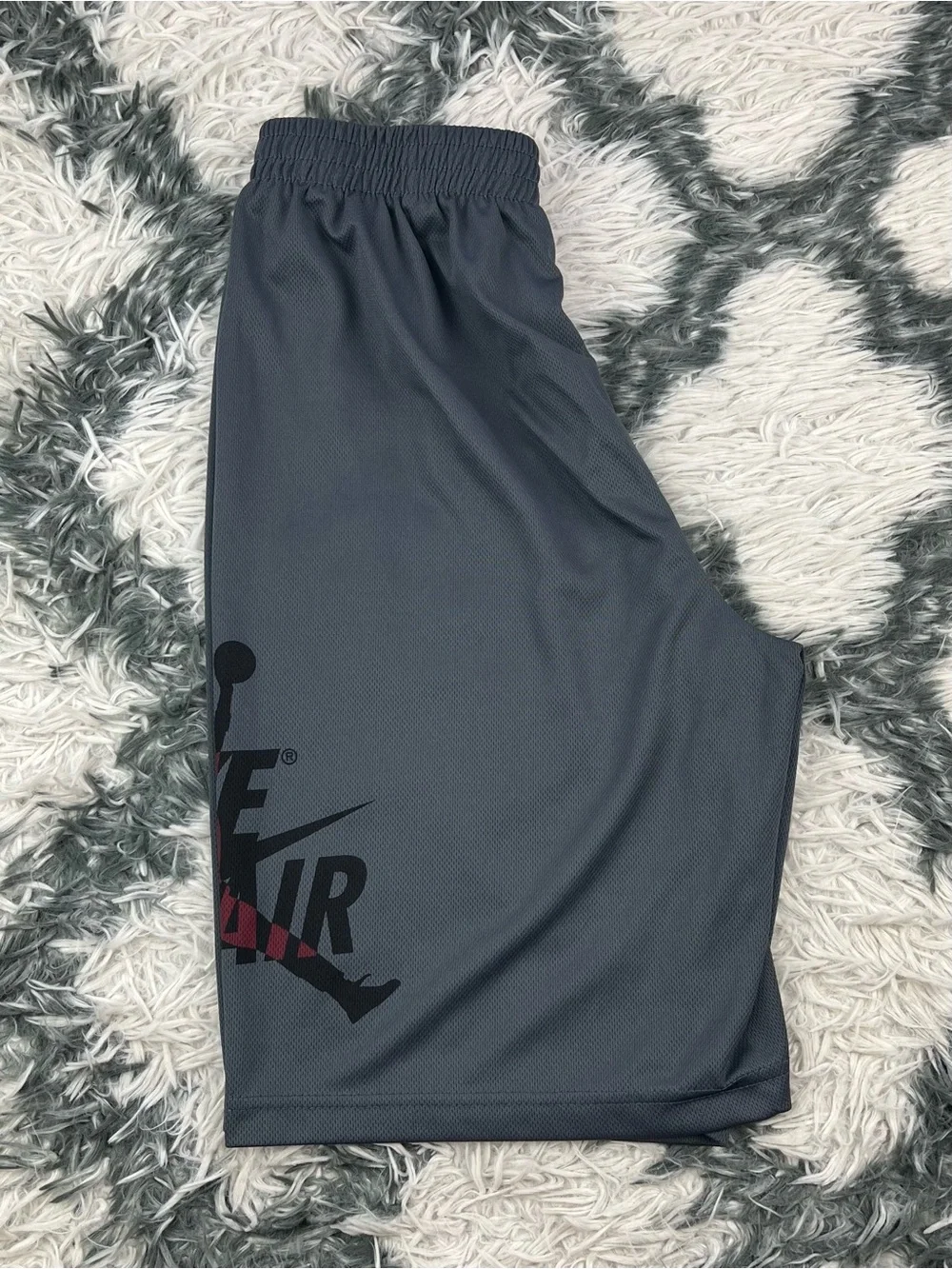 Nike Air Jordan Boys Youth Gray Logo Athletic Basketball Mesh Shorts Size XL